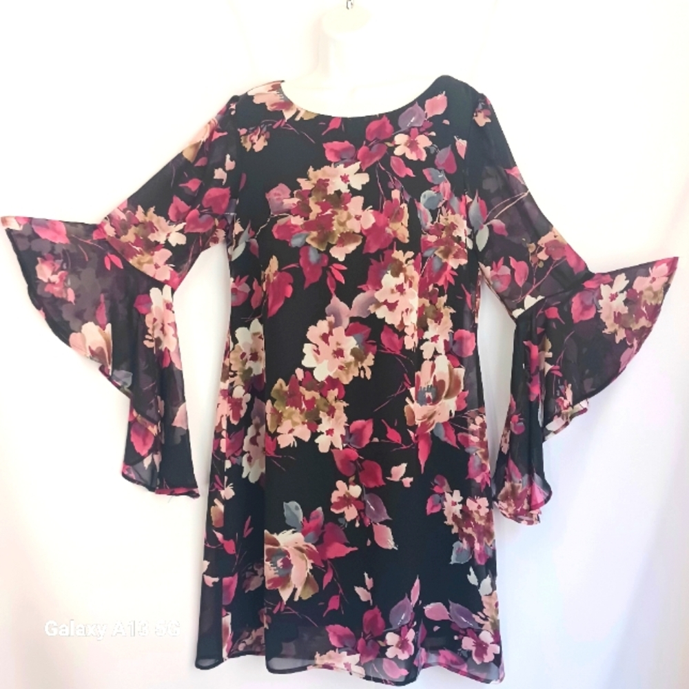 Connected Apparel Women's Black Bell Sleeve Above the Knee Sheath Dress Sz 12